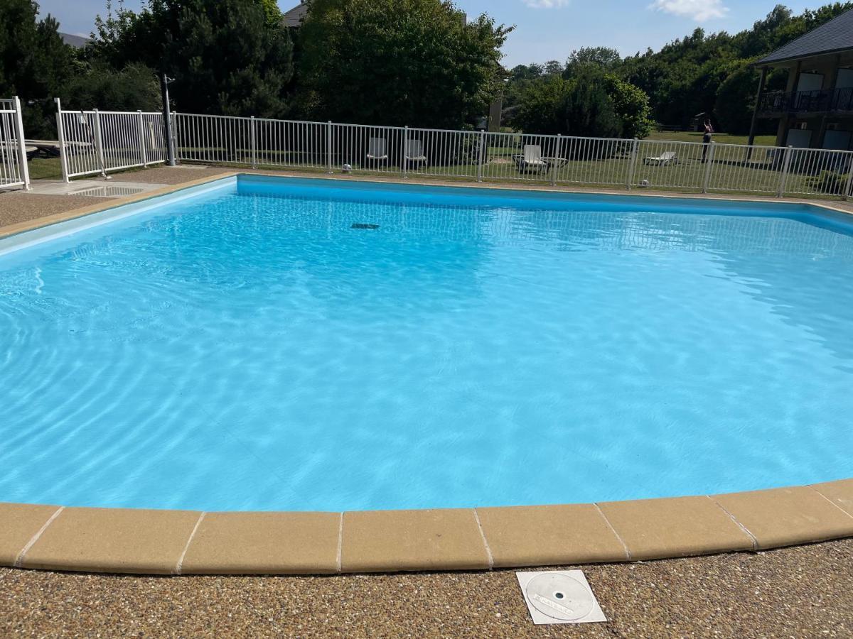 Ferienwohnung Studio Cote Piscine Équemauville Exterior foto